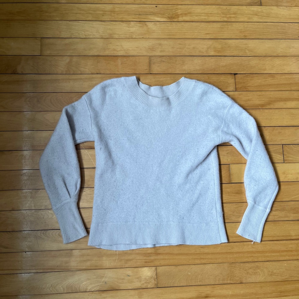 Club Monaco Cashmere Sweater Light Gray Crew Neck Relaxed Fit Size Medium